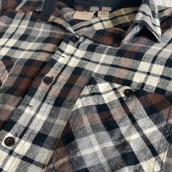 All-Son large flannel button down shirt. It is white, black, gray, and brown. - Picture 2 of 4